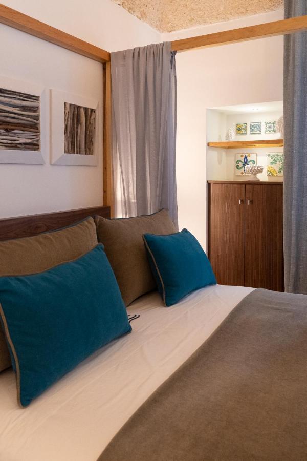B-Welcome Rooms Of Charme E Relax Полиньяно-а-Маре Экстерьер фото
