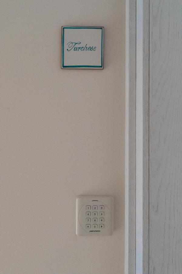 B-Welcome Rooms Of Charme E Relax Полиньяно-а-Маре Экстерьер фото