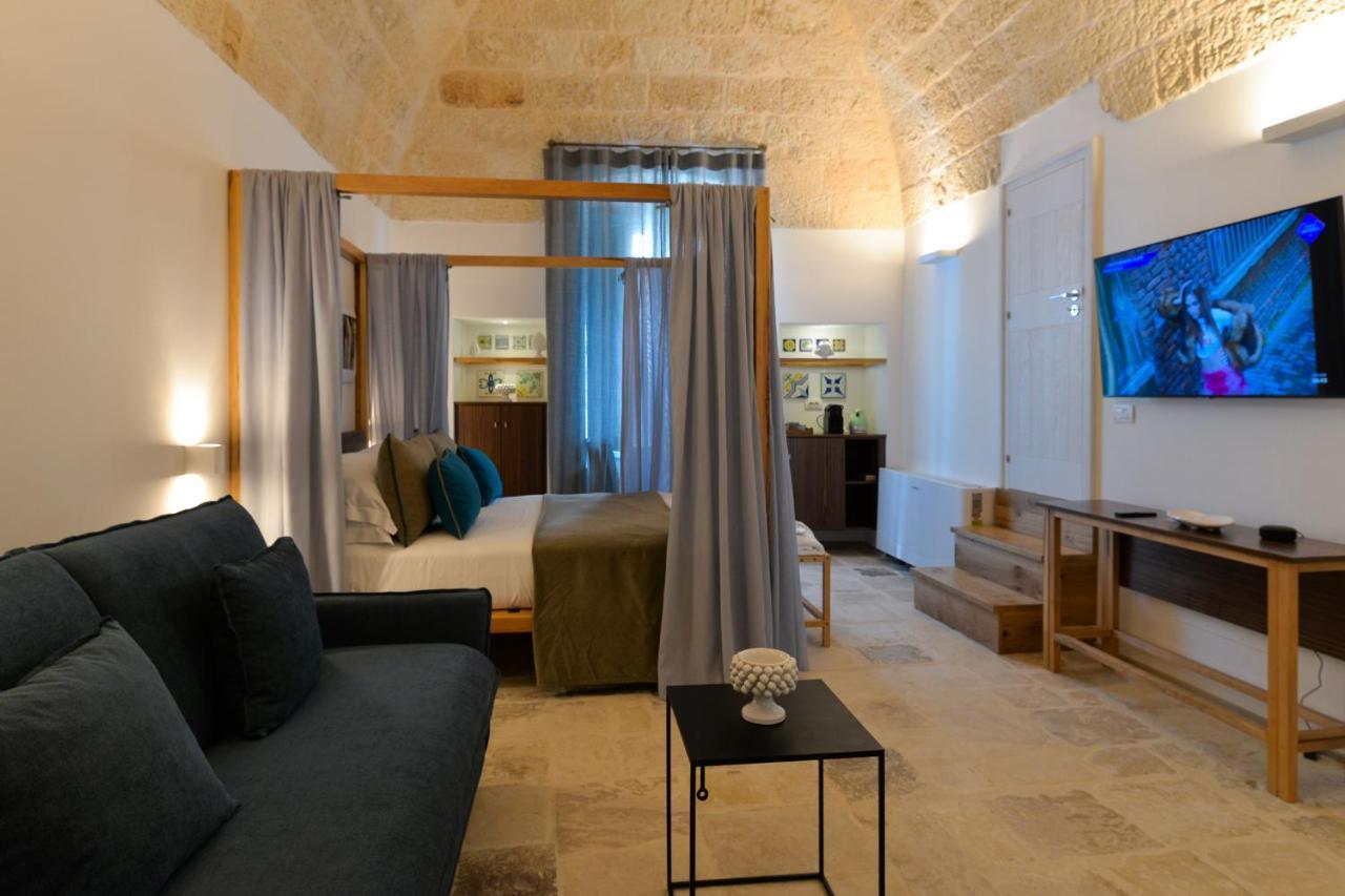 B-Welcome Rooms Of Charme E Relax Полиньяно-а-Маре Экстерьер фото